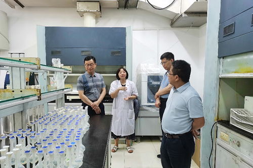 農業(yè)農村部耕地質量監(jiān)測保護中心主任謝建華一行調研指導成都山地所土壤普查工作